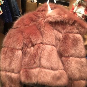 Asos pink faux fur jacket 🧥🧥🧥🧥